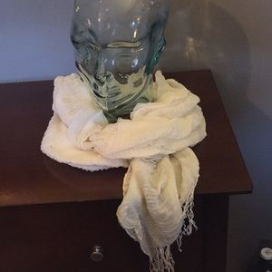 White Scarf -Trendsetter Host Pick!